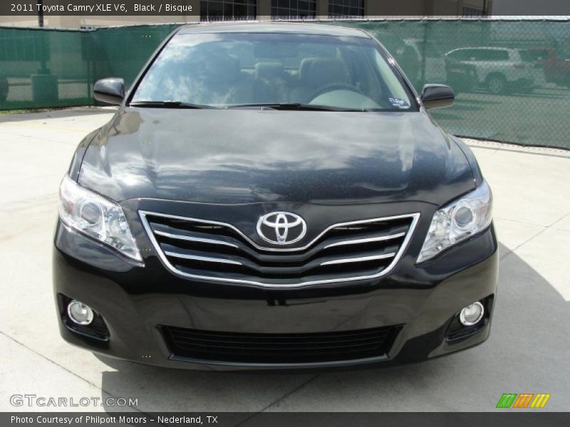 Black / Bisque 2011 Toyota Camry XLE V6