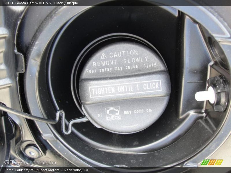 Black / Bisque 2011 Toyota Camry XLE V6
