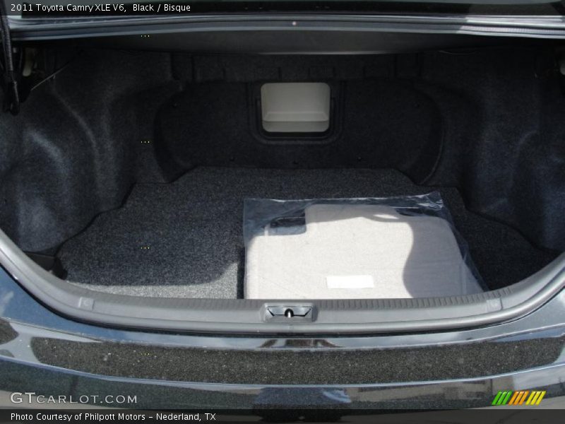 Black / Bisque 2011 Toyota Camry XLE V6