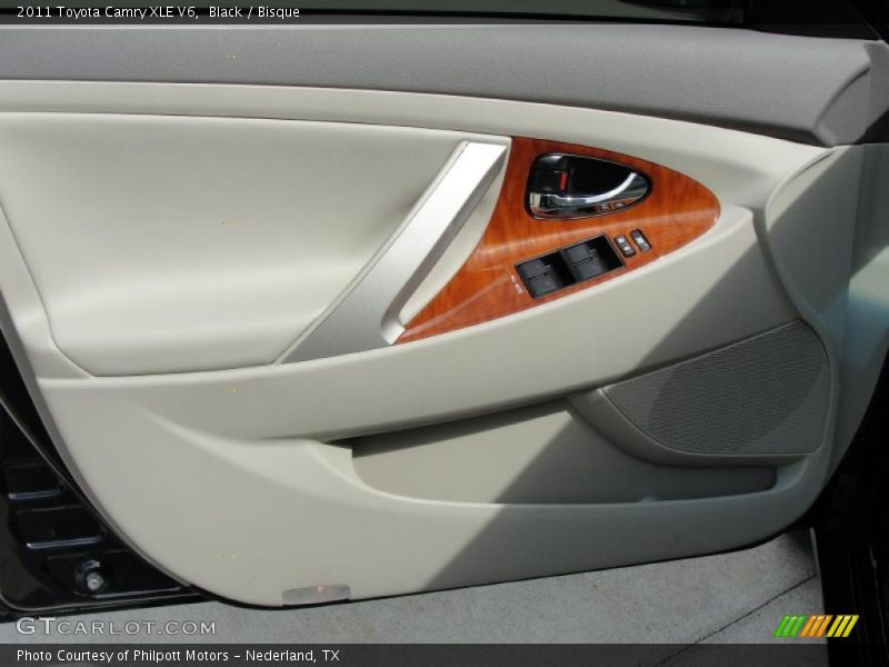 Black / Bisque 2011 Toyota Camry XLE V6