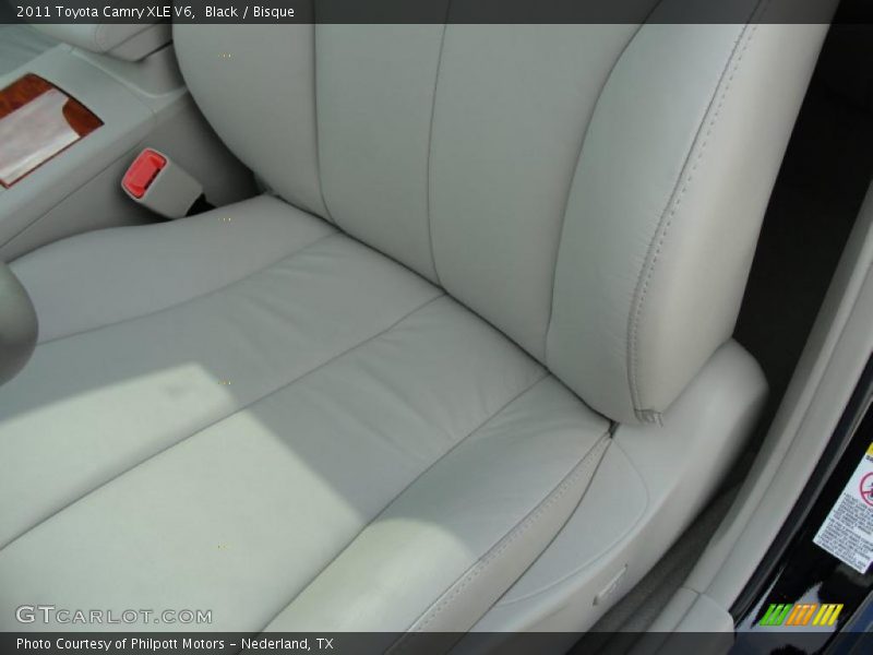 Black / Bisque 2011 Toyota Camry XLE V6