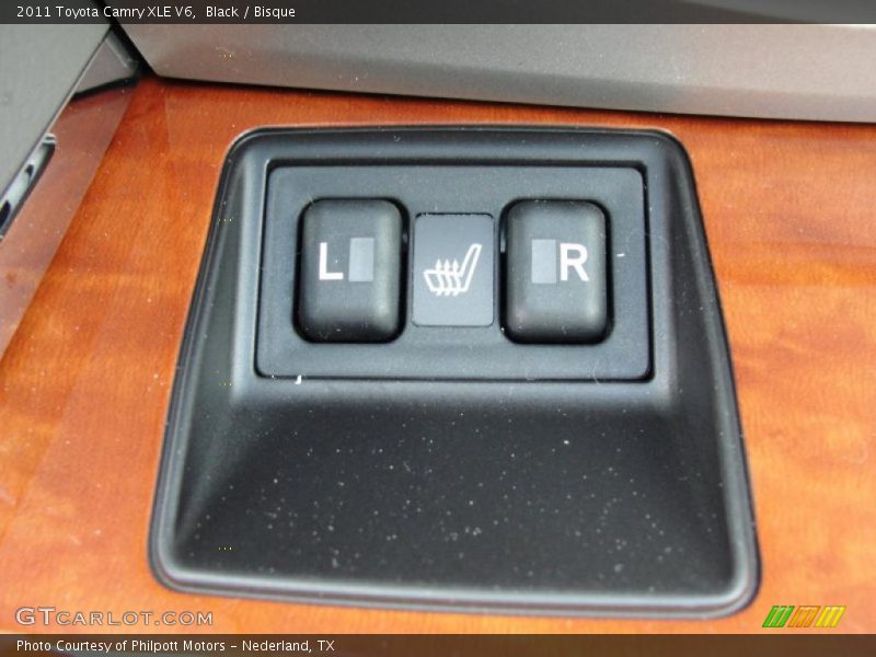 Dashboard of 2011 Camry XLE V6