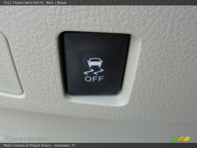 Black / Bisque 2011 Toyota Camry XLE V6