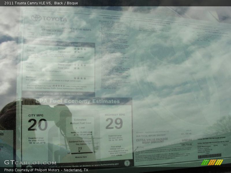 Black / Bisque 2011 Toyota Camry XLE V6