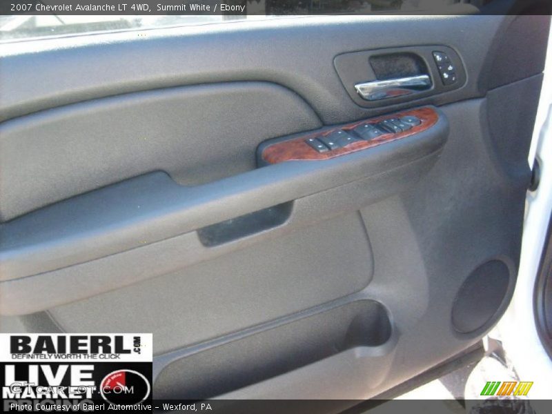 Summit White / Ebony 2007 Chevrolet Avalanche LT 4WD
