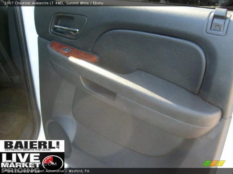 Summit White / Ebony 2007 Chevrolet Avalanche LT 4WD