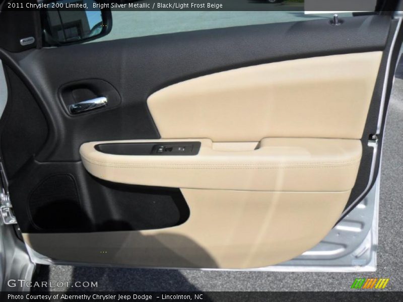 Door Panel of 2011 200 Limited