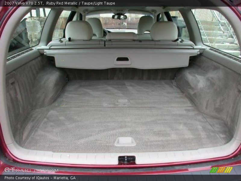  2007 V70 2.5T Trunk