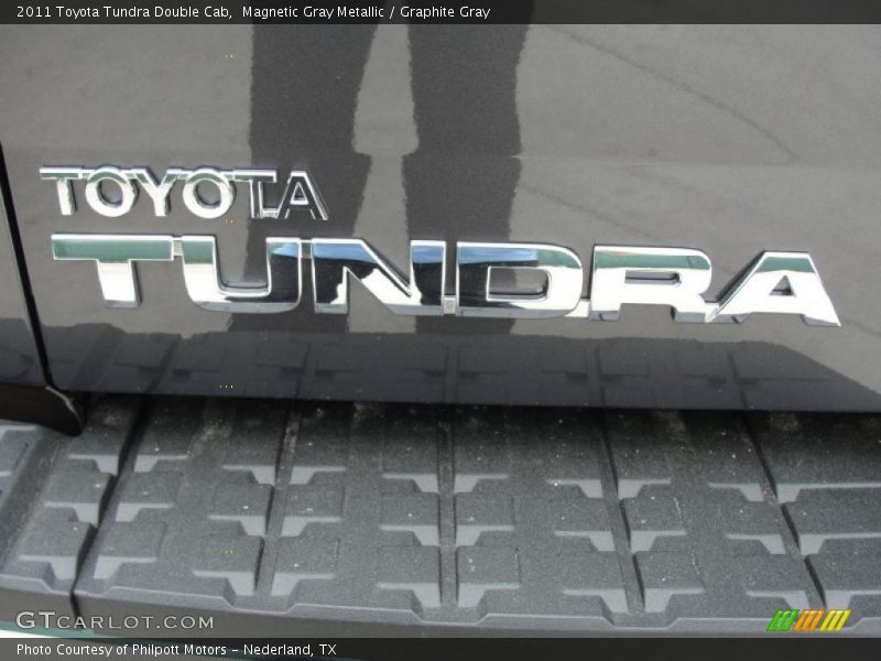 Magnetic Gray Metallic / Graphite Gray 2011 Toyota Tundra Double Cab