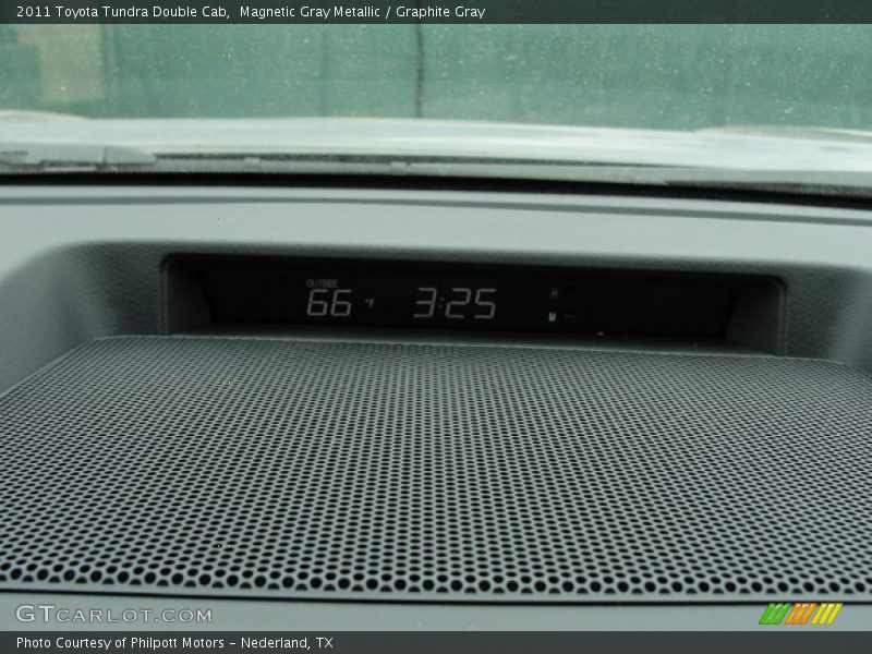 Magnetic Gray Metallic / Graphite Gray 2011 Toyota Tundra Double Cab