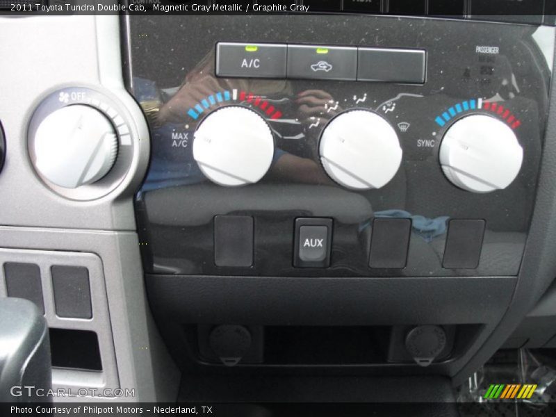 Magnetic Gray Metallic / Graphite Gray 2011 Toyota Tundra Double Cab