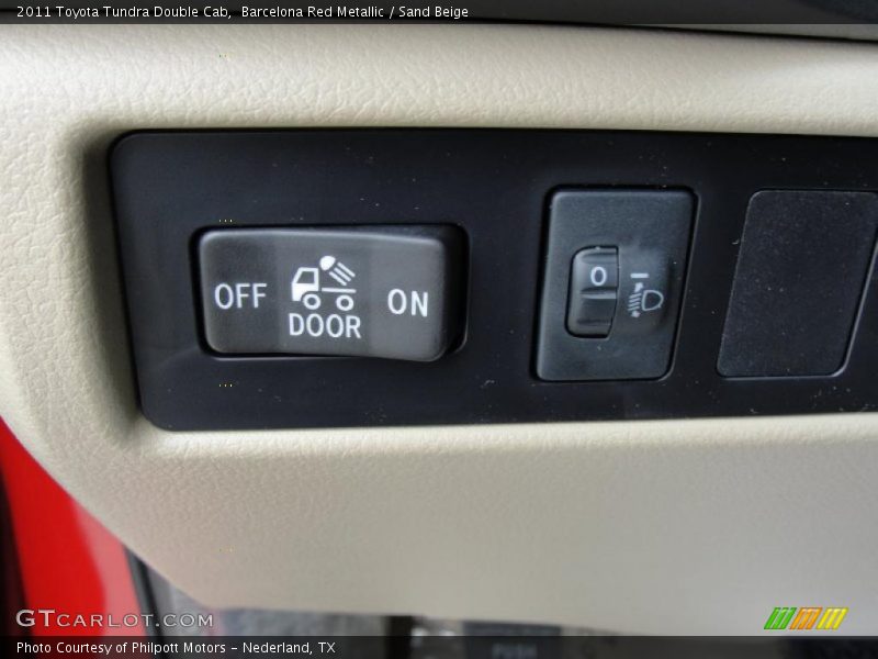 Barcelona Red Metallic / Sand Beige 2011 Toyota Tundra Double Cab