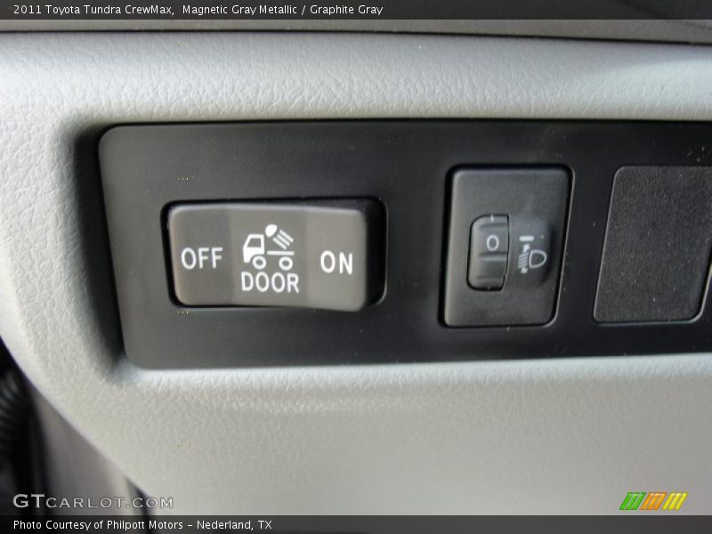 Magnetic Gray Metallic / Graphite Gray 2011 Toyota Tundra CrewMax