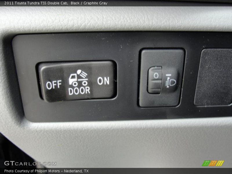 Controls of 2011 Tundra TSS Double Cab