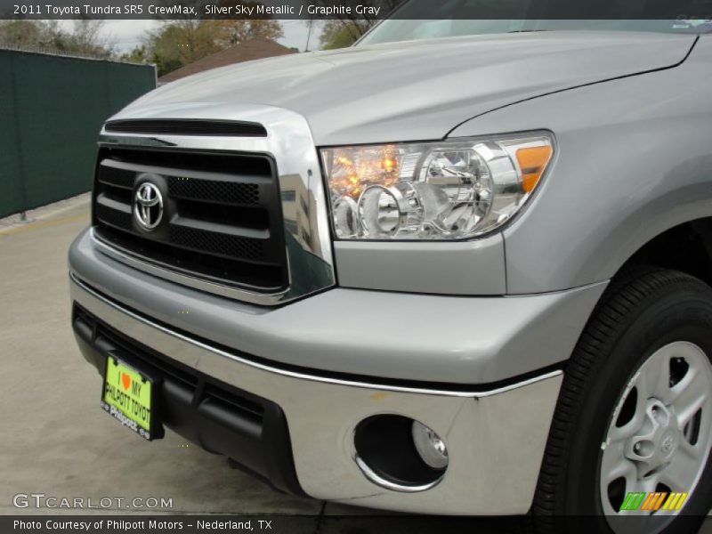 Silver Sky Metallic / Graphite Gray 2011 Toyota Tundra SR5 CrewMax