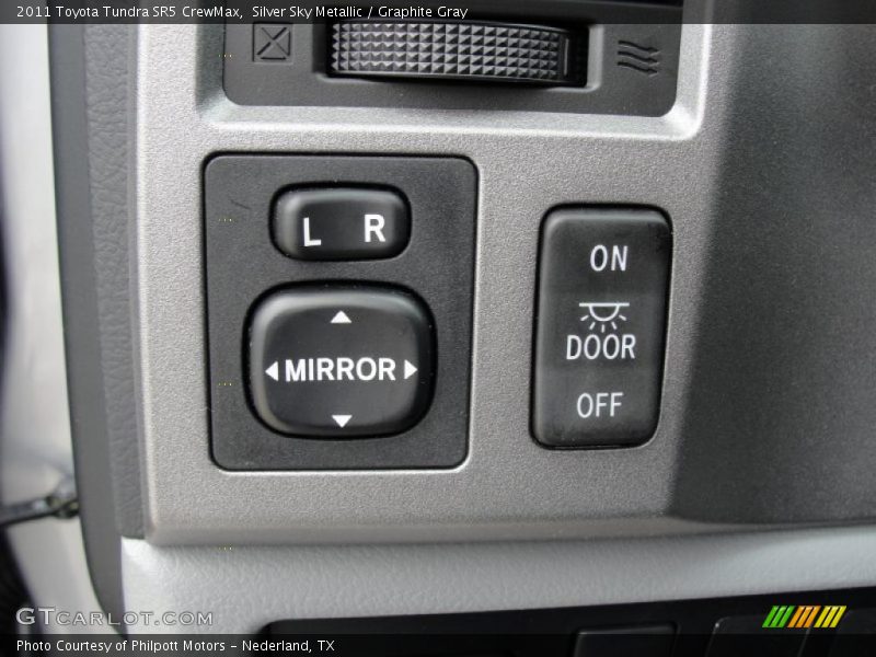 Silver Sky Metallic / Graphite Gray 2011 Toyota Tundra SR5 CrewMax