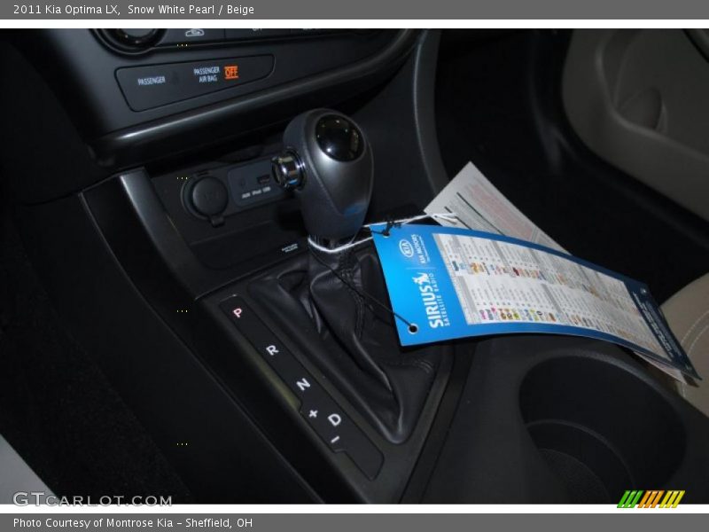 Snow White Pearl / Beige 2011 Kia Optima LX