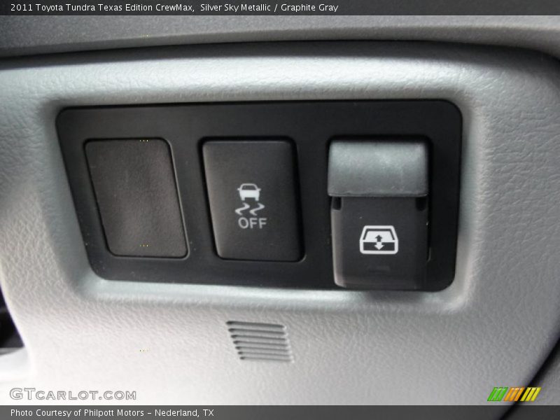 Silver Sky Metallic / Graphite Gray 2011 Toyota Tundra Texas Edition CrewMax