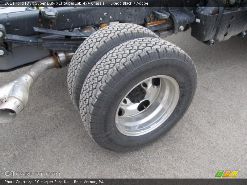  2011 F350 Super Duty XLT SuperCab 4x4 Chassis Wheel