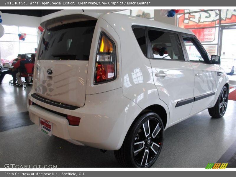 Clear White/Grey Graphics / Black Leather 2011 Kia Soul White Tiger Special Edition