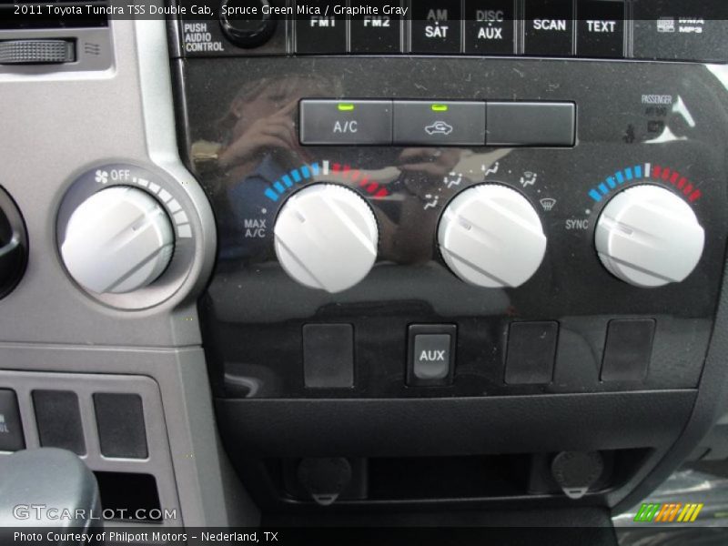 Controls of 2011 Tundra TSS Double Cab