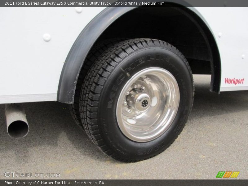 Oxford White / Medium Flint 2011 Ford E Series Cutaway E350 Commercial Utility Truck