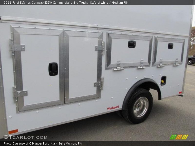 Oxford White / Medium Flint 2011 Ford E Series Cutaway E350 Commercial Utility Truck