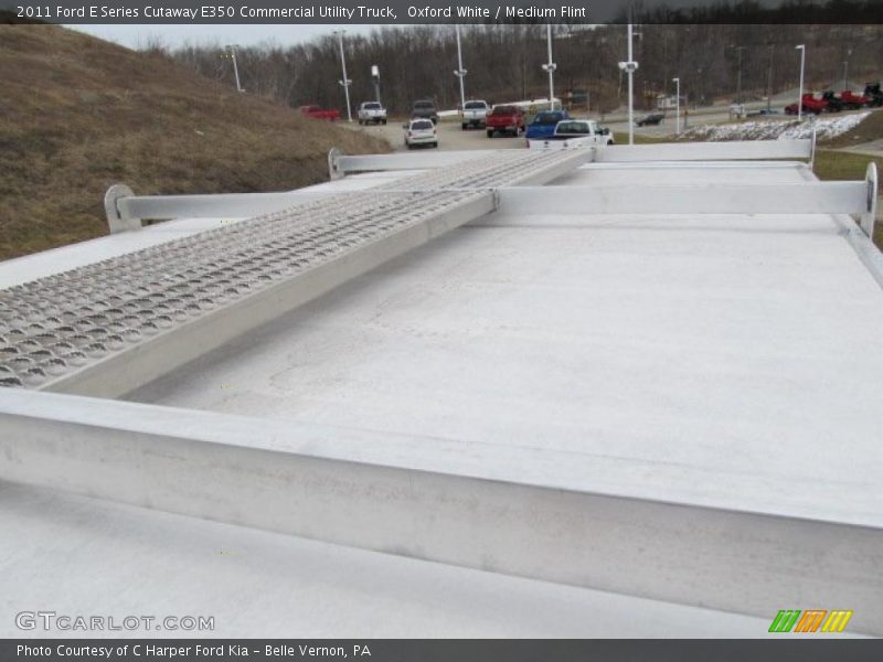 Oxford White / Medium Flint 2011 Ford E Series Cutaway E350 Commercial Utility Truck