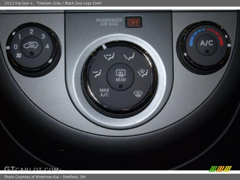 Titanium Gray / Black Soul Logo Cloth 2011 Kia Soul +