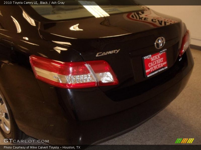 Black / Ash Gray 2010 Toyota Camry LE