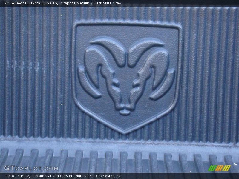 Graphite Metallic / Dark Slate Gray 2004 Dodge Dakota Club Cab
