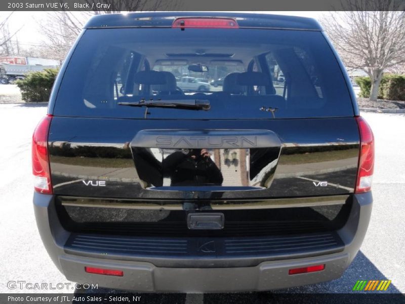 Black / Gray 2003 Saturn VUE V6