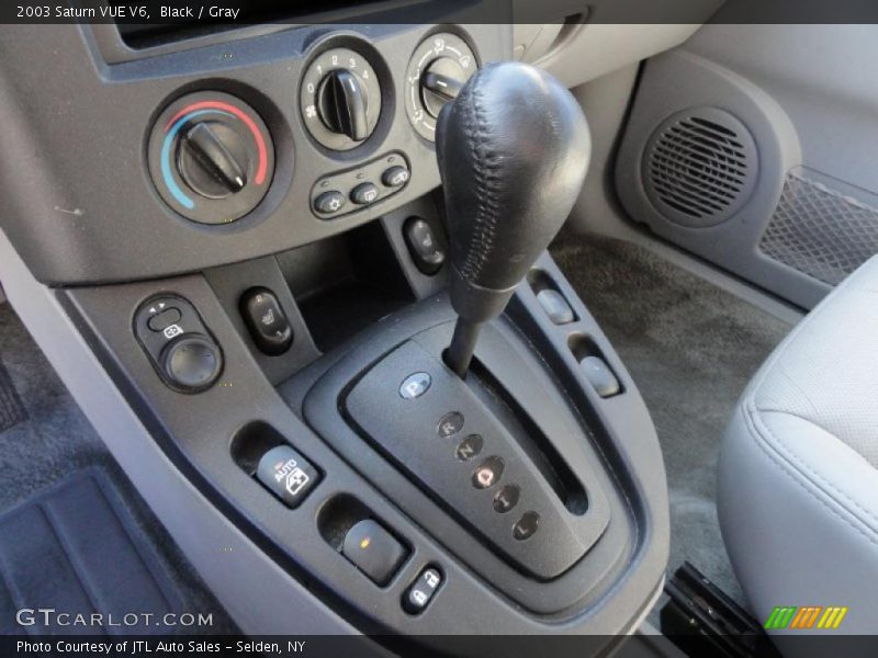 Black / Gray 2003 Saturn VUE V6