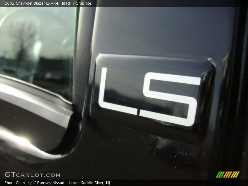 Black / Graphite 2003 Chevrolet Blazer LS 4x4