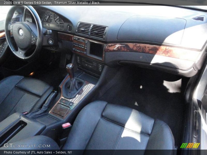 Dashboard of 2000 5 Series 540i Sedan