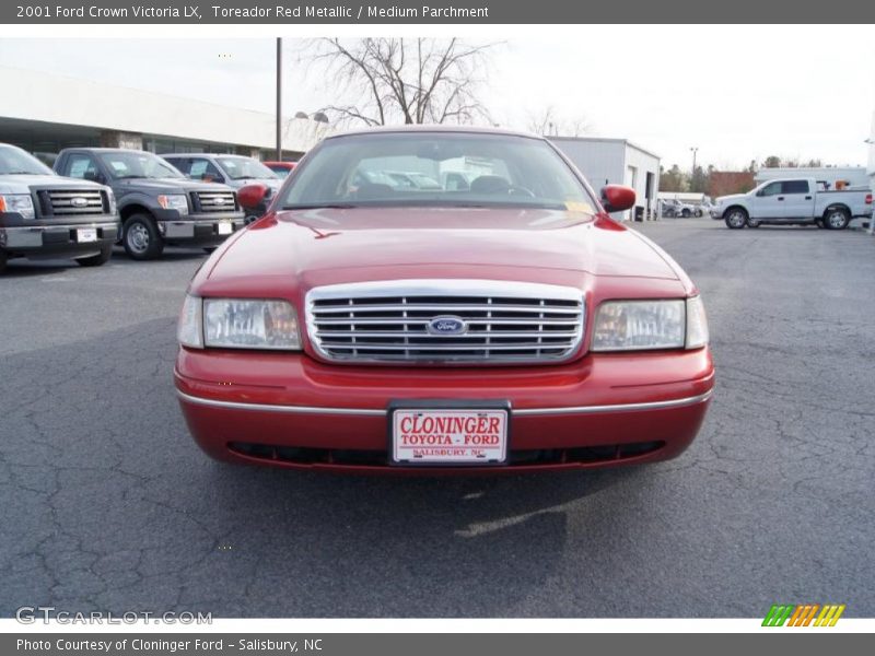 Toreador Red Metallic / Medium Parchment 2001 Ford Crown Victoria LX