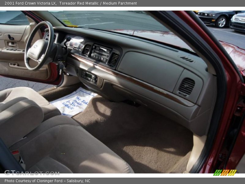 Toreador Red Metallic / Medium Parchment 2001 Ford Crown Victoria LX