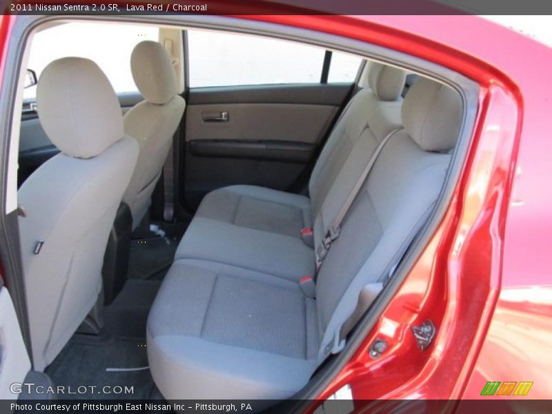  2011 Sentra 2.0 SR Charcoal Interior