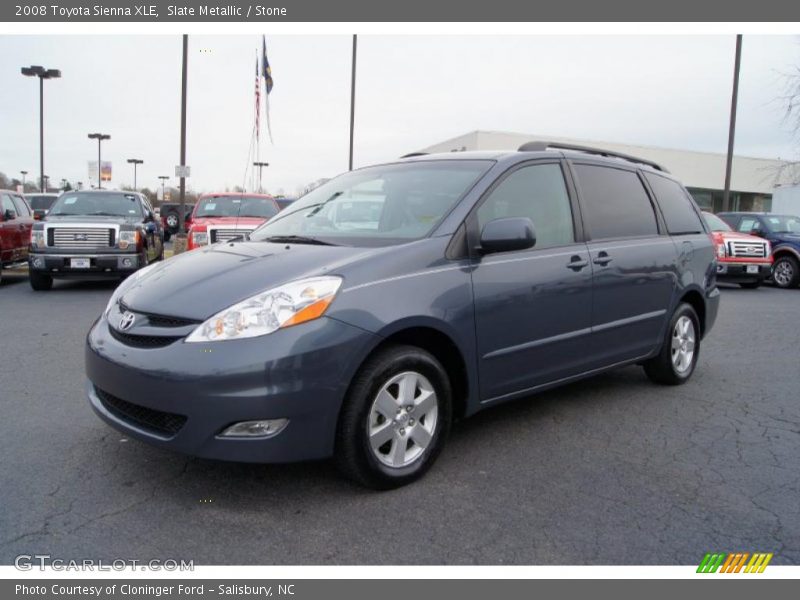 Front 3/4 View of 2008 Sienna XLE