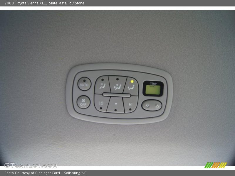 Controls of 2008 Sienna XLE
