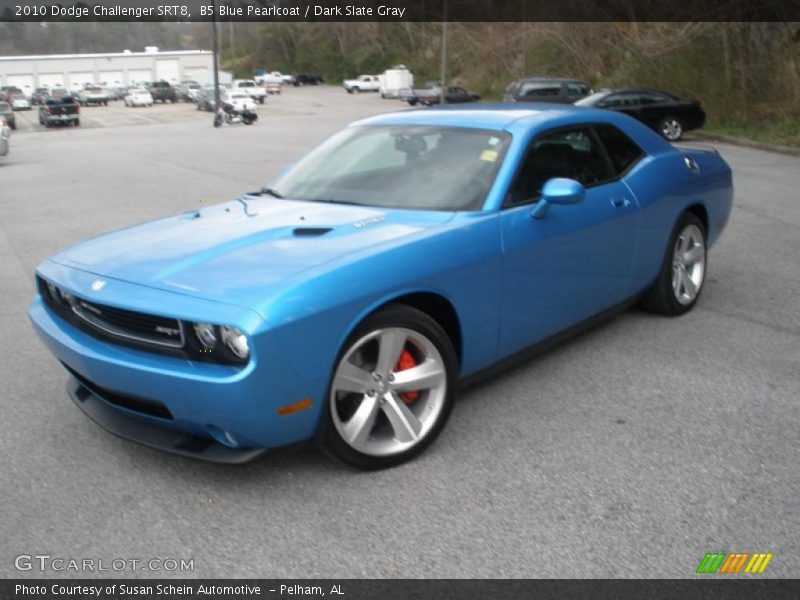 Front 3/4 View of 2010 Challenger SRT8