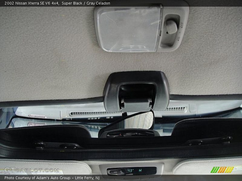 Super Black / Gray Celadon 2002 Nissan Xterra SE V6 4x4