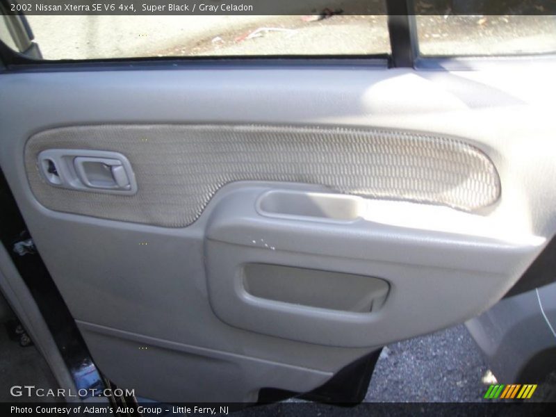Super Black / Gray Celadon 2002 Nissan Xterra SE V6 4x4