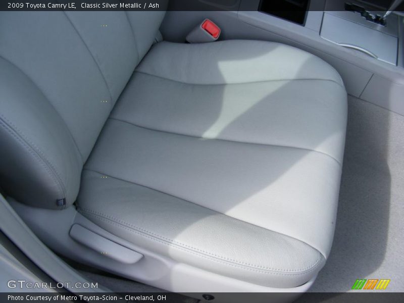 Classic Silver Metallic / Ash 2009 Toyota Camry LE