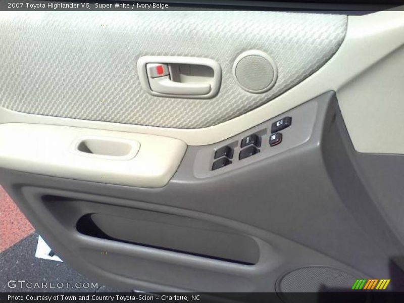 Super White / Ivory Beige 2007 Toyota Highlander V6