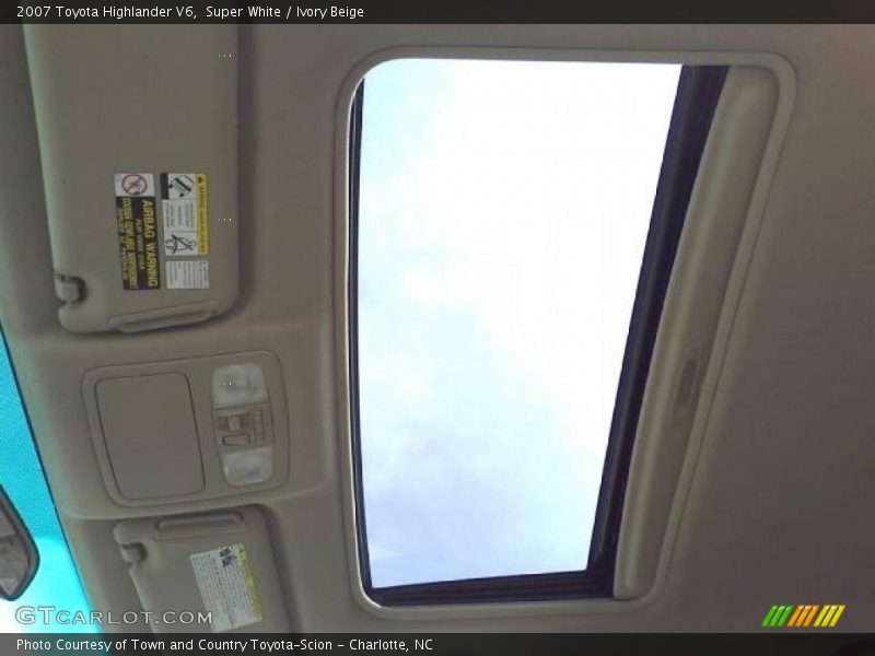 Super White / Ivory Beige 2007 Toyota Highlander V6
