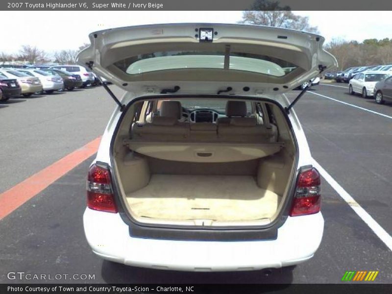 Super White / Ivory Beige 2007 Toyota Highlander V6