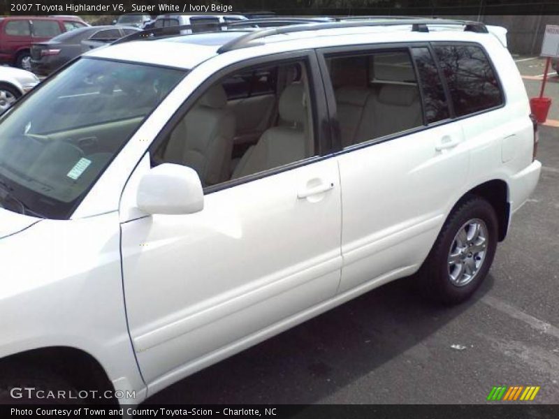 Super White / Ivory Beige 2007 Toyota Highlander V6