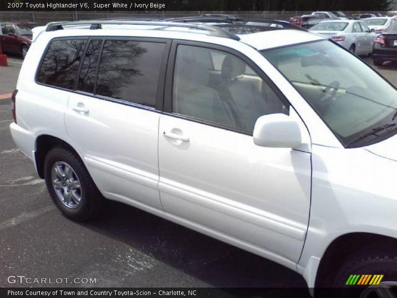 Super White / Ivory Beige 2007 Toyota Highlander V6