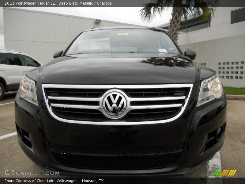 Deep Black Metallic / Charcoal 2011 Volkswagen Tiguan SE